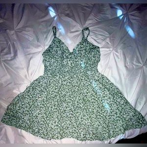 PACSUN Floral Green L.A. Hearts Dress. Size Small.